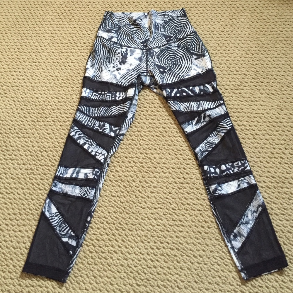 Rare Lulu High Times leggings!